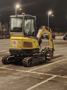 pelle sur parking